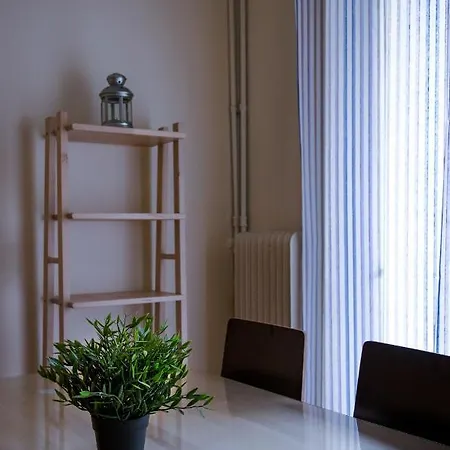 Beautiful 2bd Near Historic Center Of Apartment